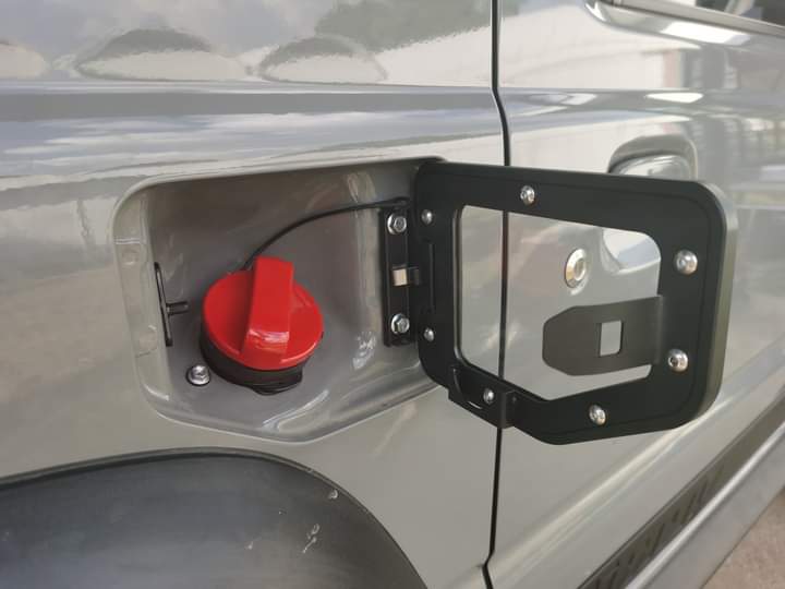  Fit for Suzuki Jimny 2019-2023 ABS Car Fuel Tank Filler Door  Cover Oil Gas Cap Decorative Cover Trim External Auto Accessories (Chrome)  : Automotive